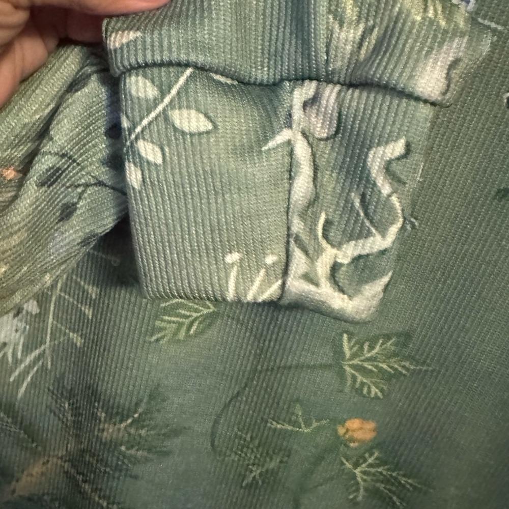 Green Nature Print Shirt. Cowl neck. XL. Long sleeve - Picture 4 of 10
